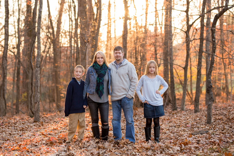 fall family photos in the woods at sweet briar college
